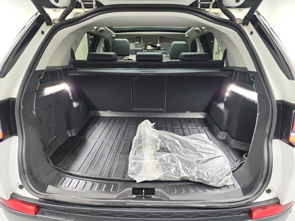 Land Rover Discovery Sport — photo 15