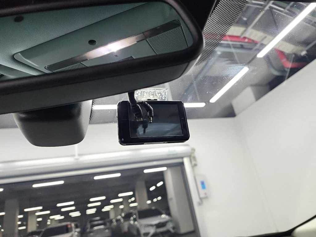 Land Rover Discovery Sport — photo 18