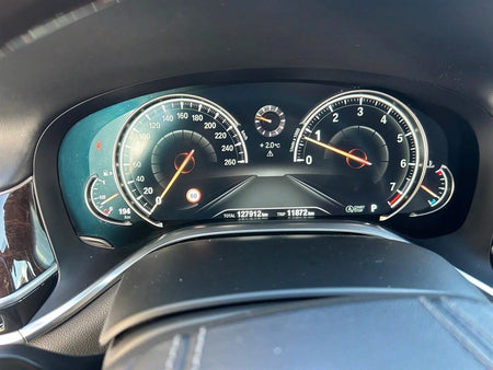 BMW 7-Series — photo 08