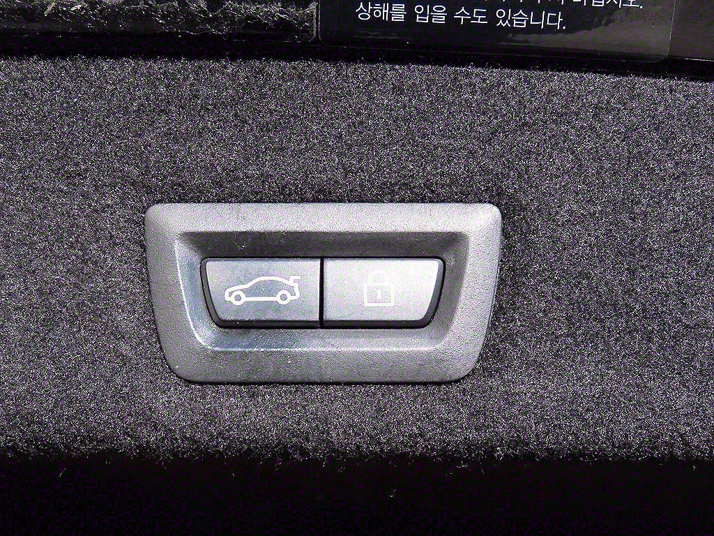 BMW 7-Series — photo 15