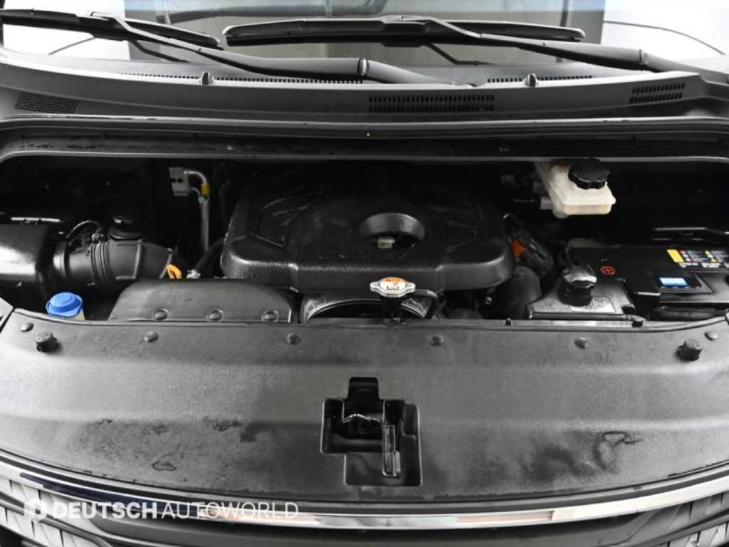 Hyundai Starex — photo 05