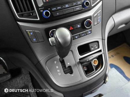 Hyundai Starex — photo 08
