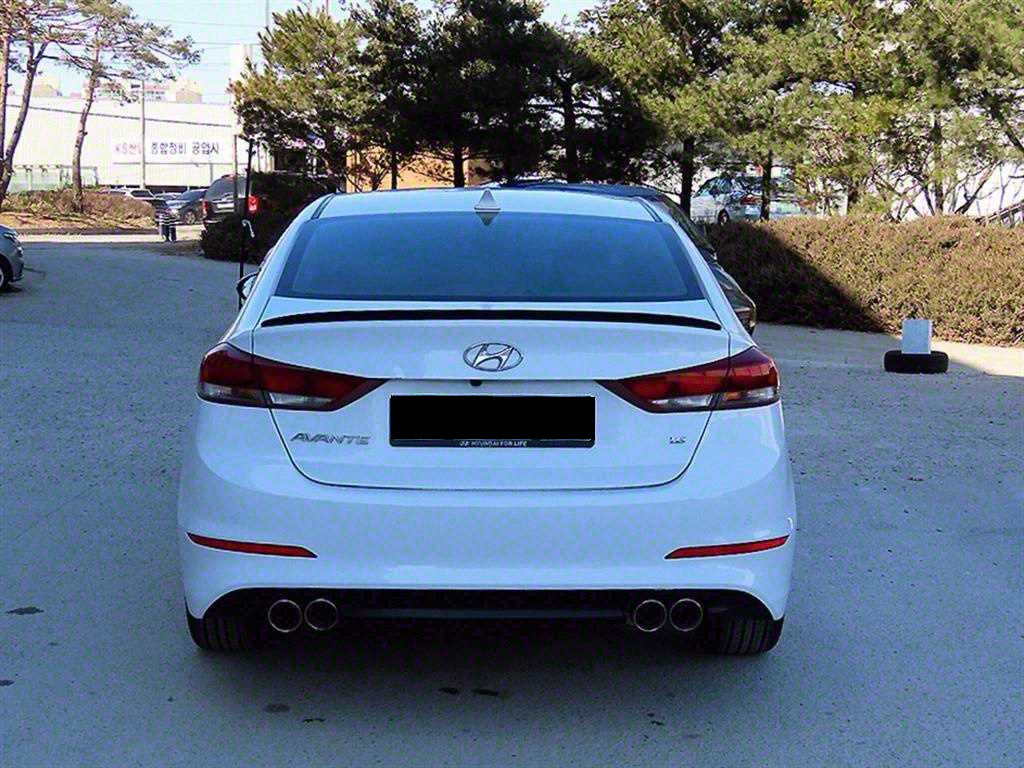 Hyundai Avante — photo 04