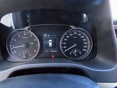 Hyundai Avante — photo 09