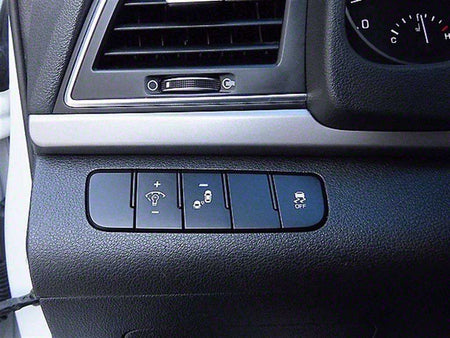 Hyundai Avante — photo 12