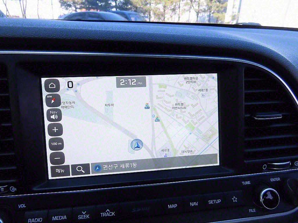 Hyundai Avante — photo 15