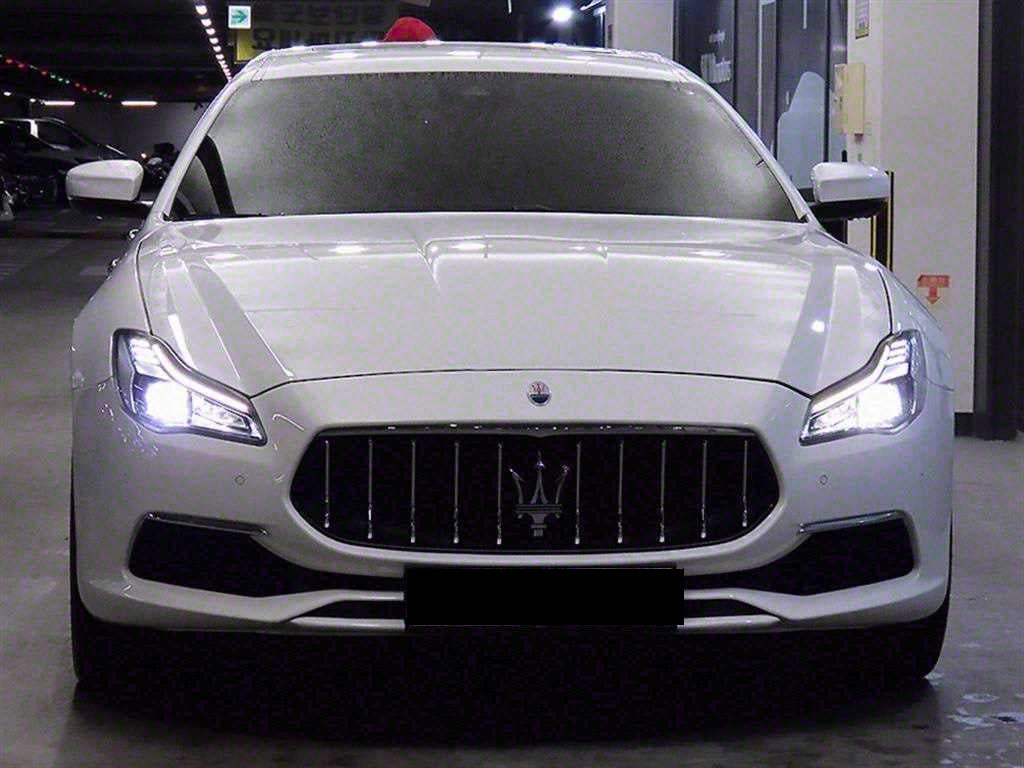 Maserati Quattroporte — photo 02