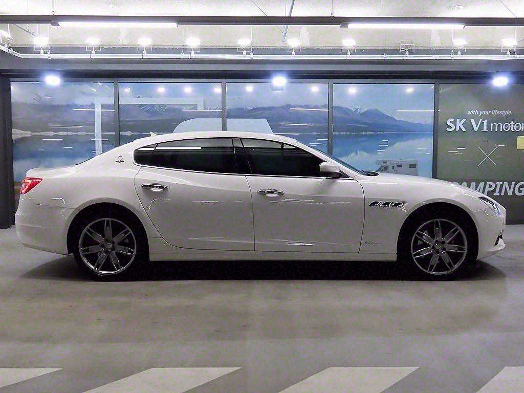 Maserati Quattroporte — photo 03