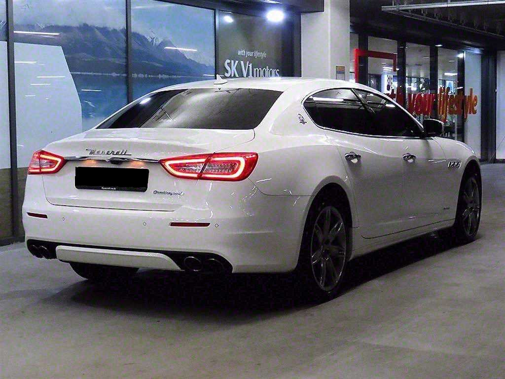 Maserati Quattroporte — photo 04