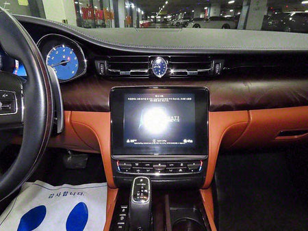 Maserati Quattroporte — photo 11