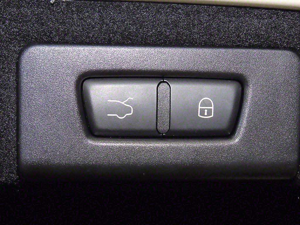 Maserati Quattroporte — photo 16
