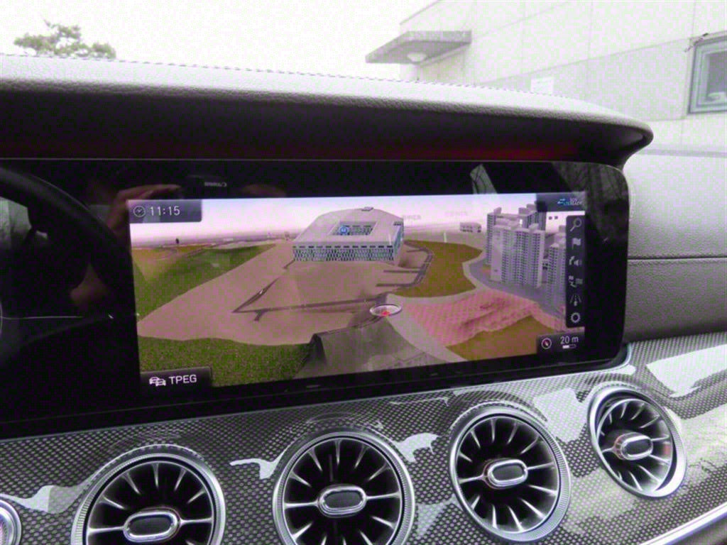 Mercedes-Benz CLS-Class — photo 08