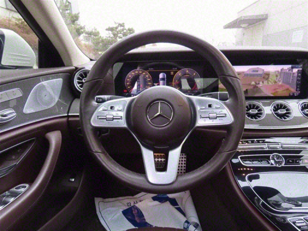 Mercedes-Benz CLS-Class — photo 15