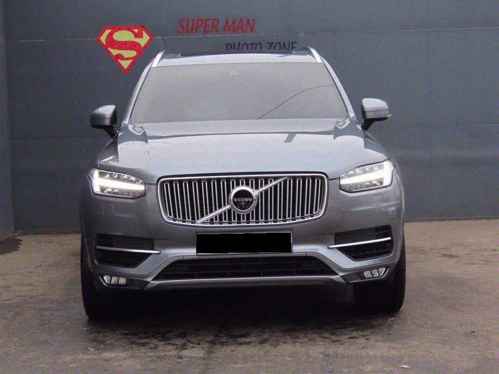 Volvo XC90 — photo 02