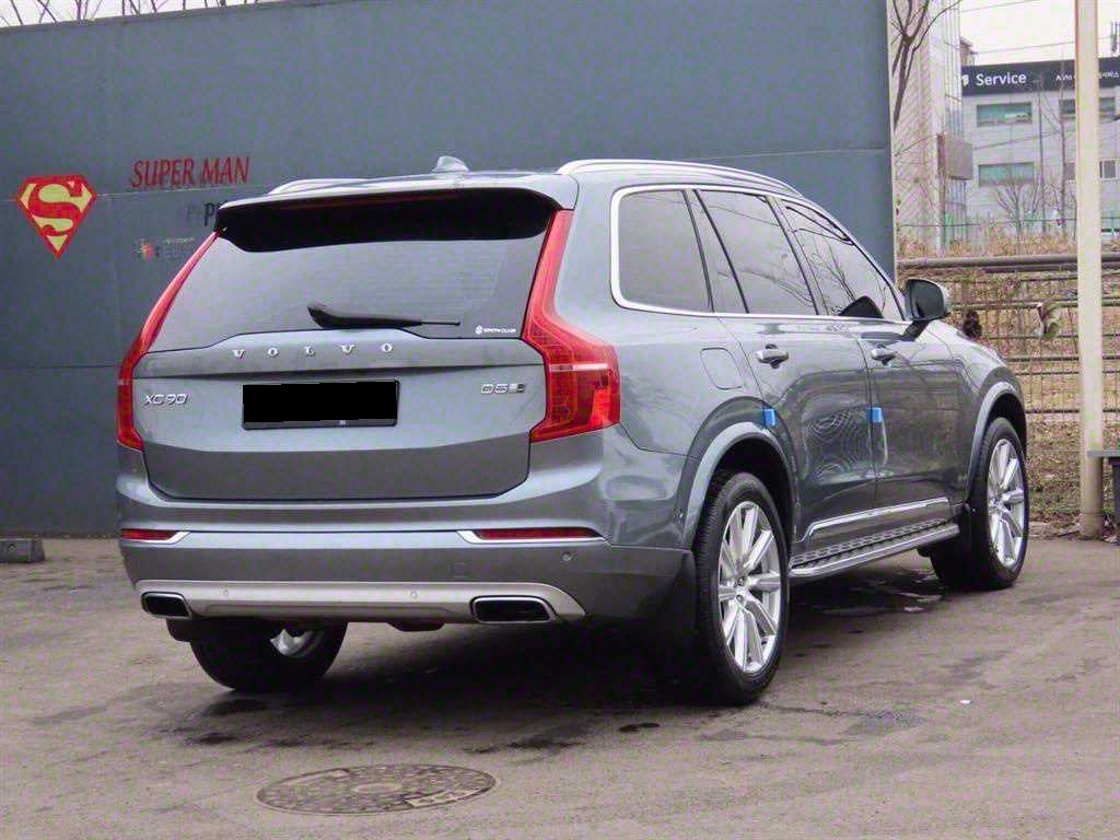 Volvo XC90 — photo 04