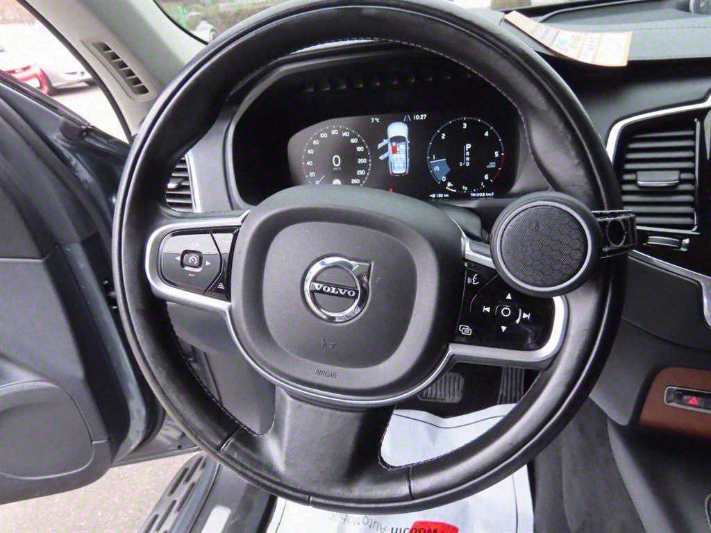 Volvo XC90 — photo 10