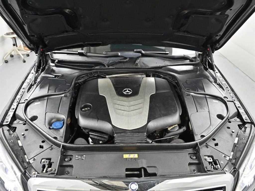 Mercedes-Benz S-Class — photo 06