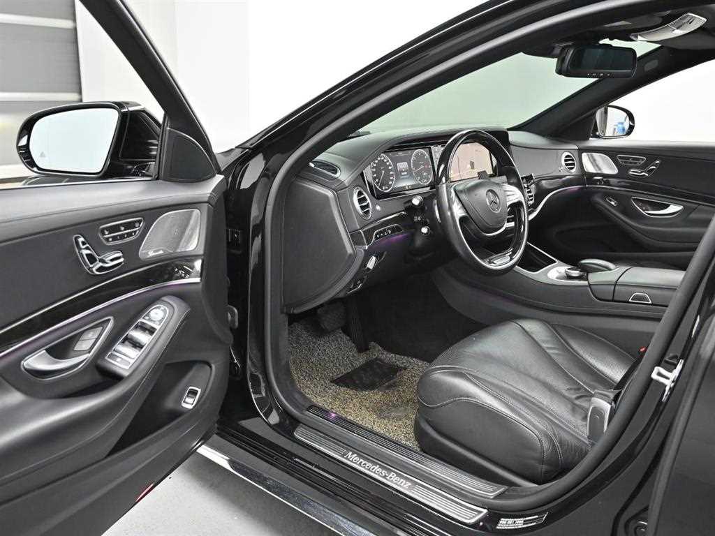 Mercedes-Benz S-Class — photo 11