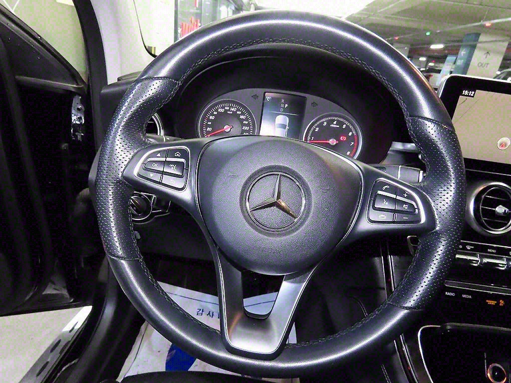 Mercedes-Benz GLC-Class — photo 08