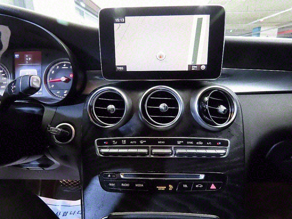 Mercedes-Benz GLC-Class — photo 11