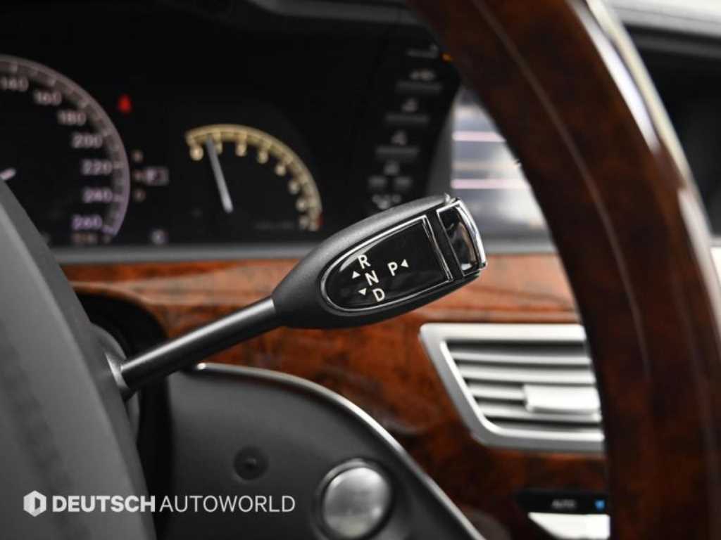 Mercedes-Benz S-Class — photo 09