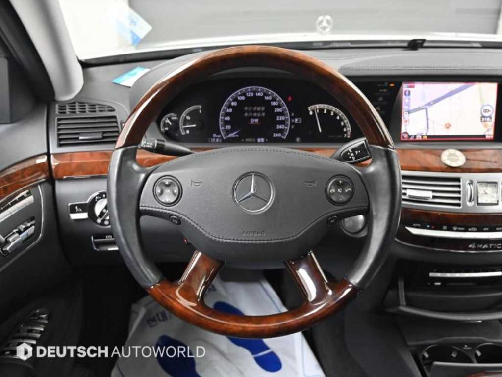 Mercedes-Benz S-Class — photo 13