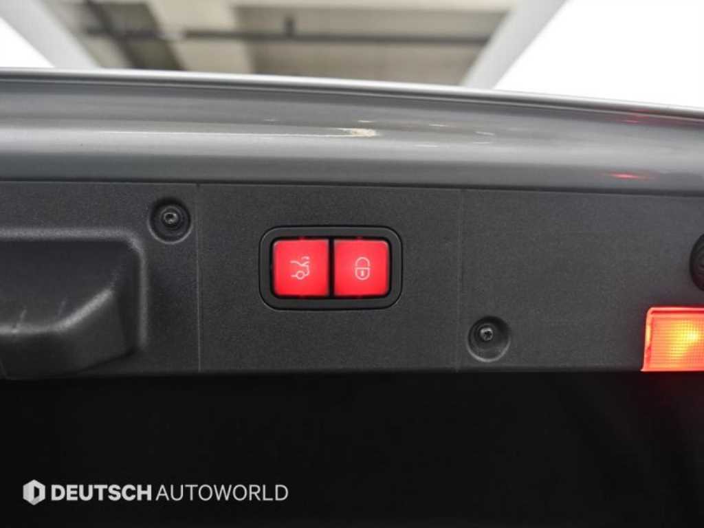 Mercedes-Benz S-Class — photo 20