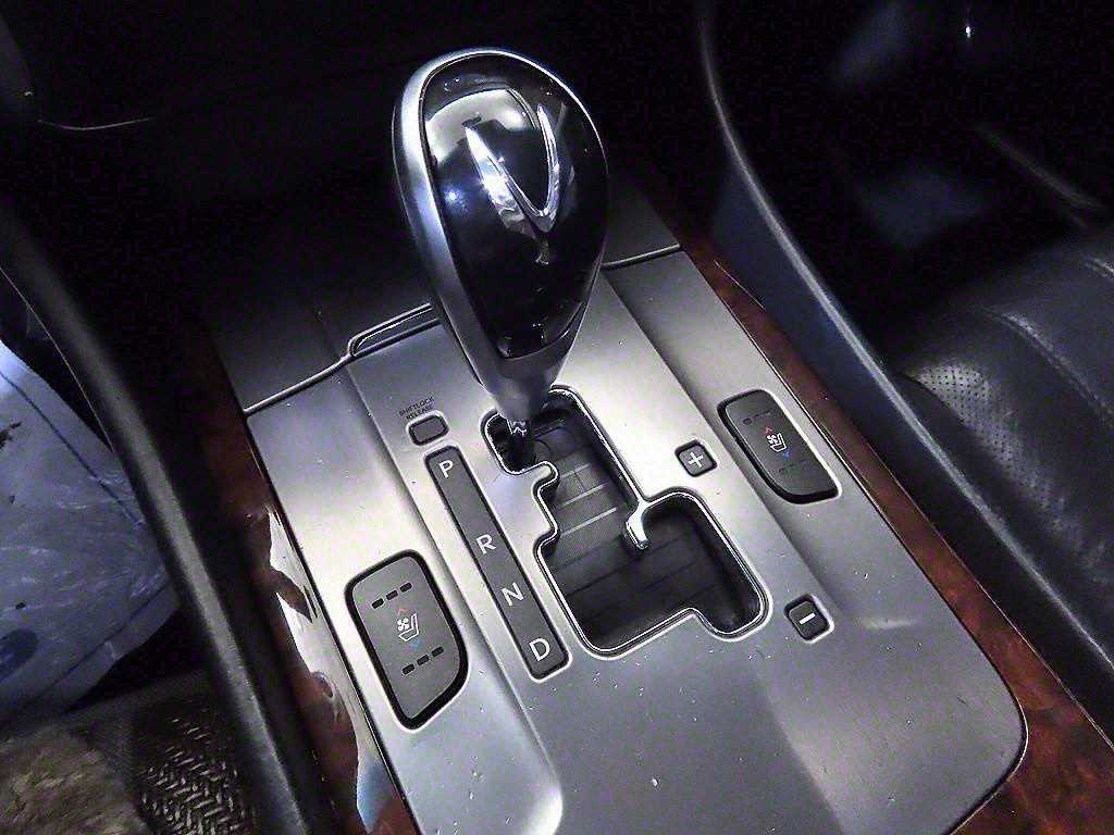 Hyundai Equus — photo 12