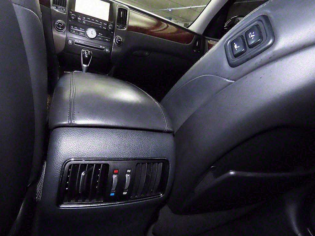 Hyundai Equus — photo 13