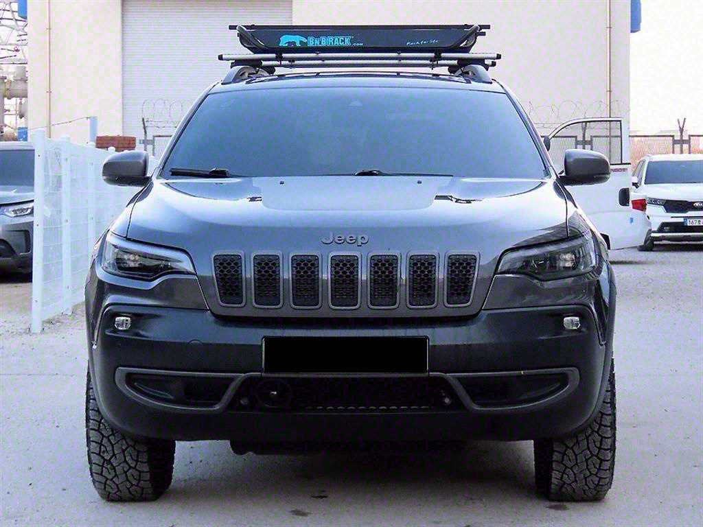 Jeep Cherokee — photo 01