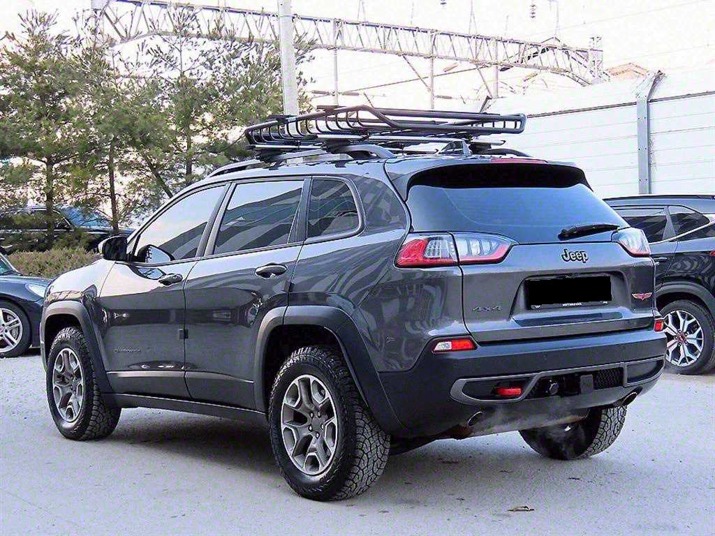 Jeep Cherokee — photo 03