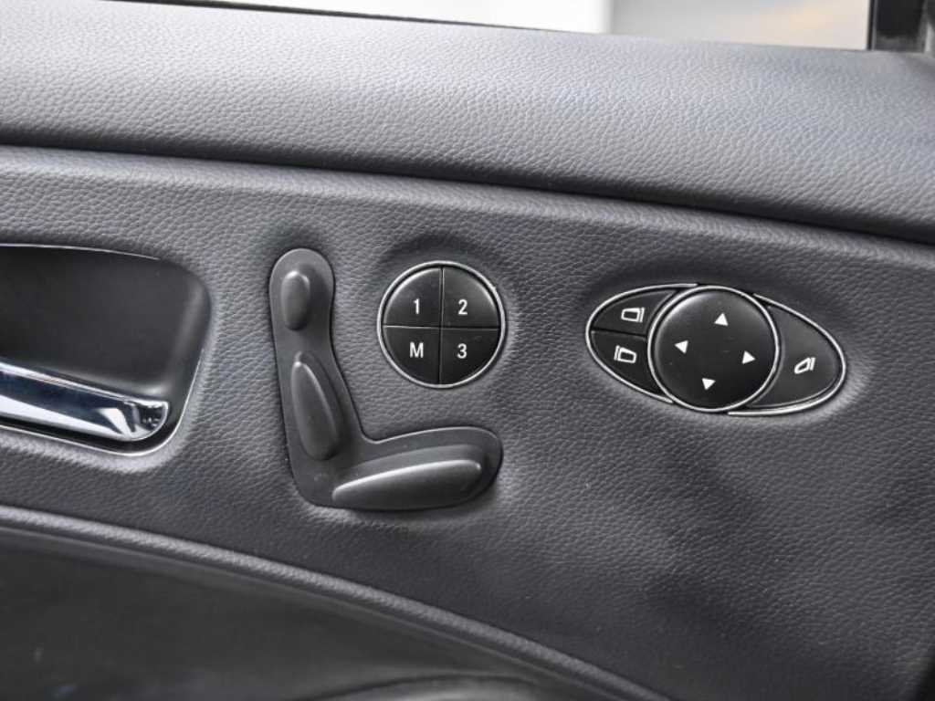 Mercedes-Benz CLS-Class — photo 16
