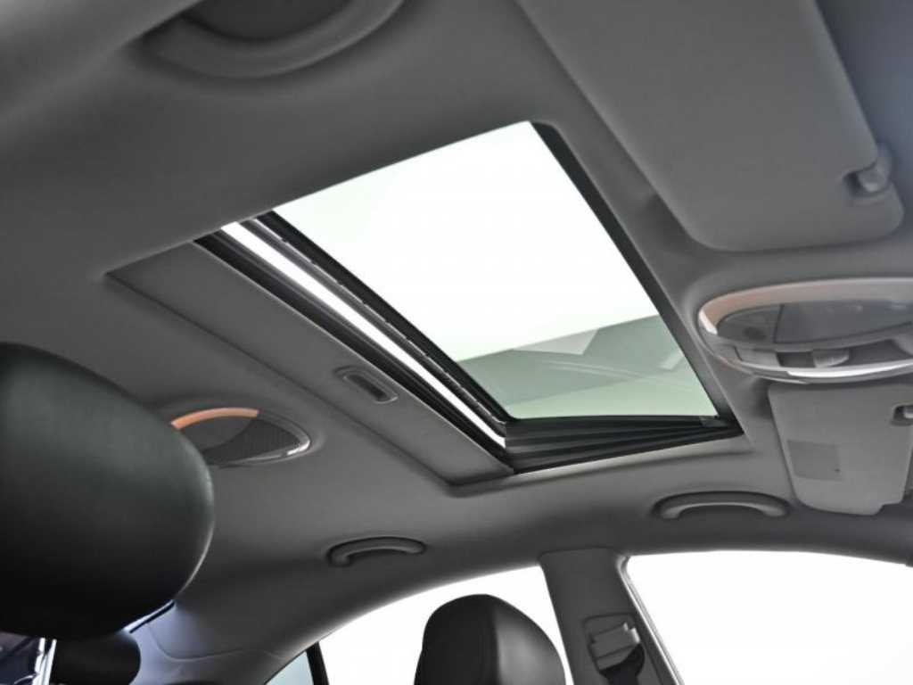 Mercedes-Benz CLS-Class — photo 19