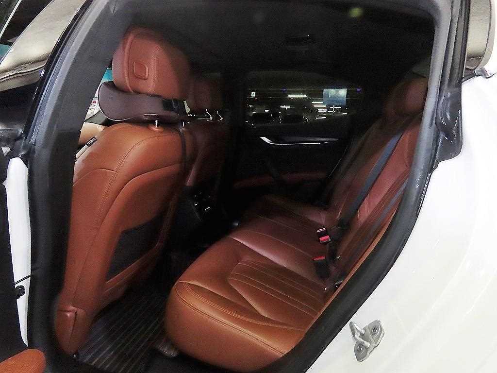 Maserati Ghibli — photo 07