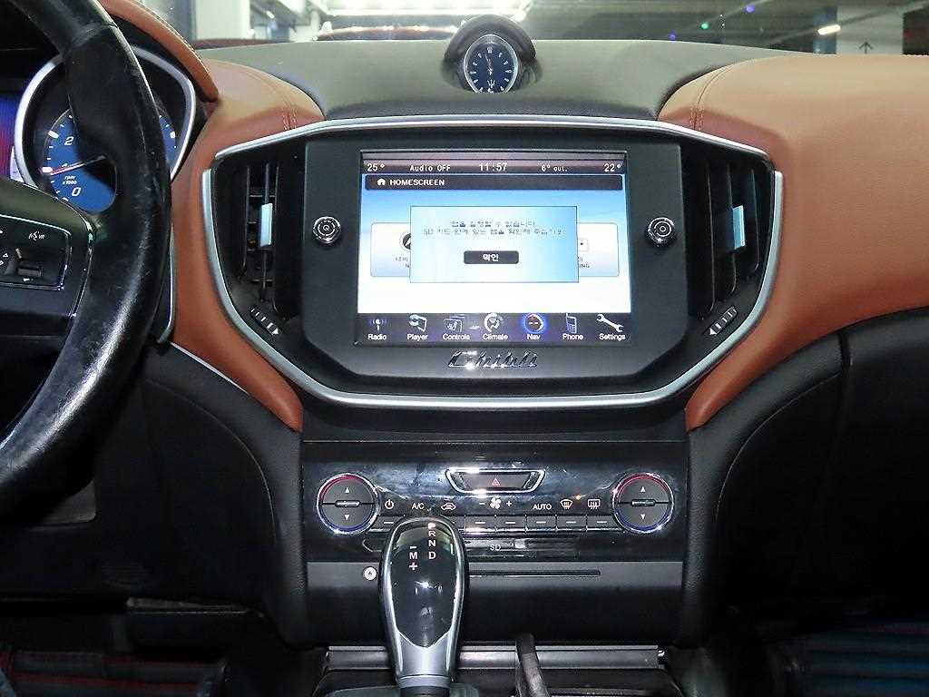 Maserati Ghibli — photo 11