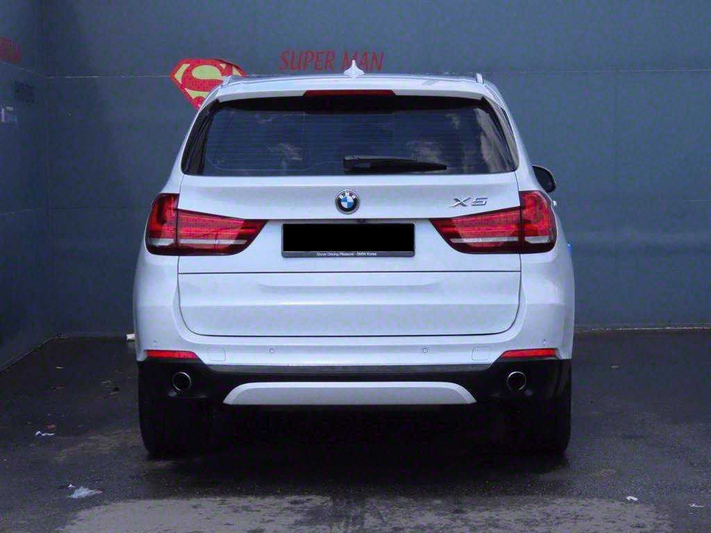BMW X5 — photo 03