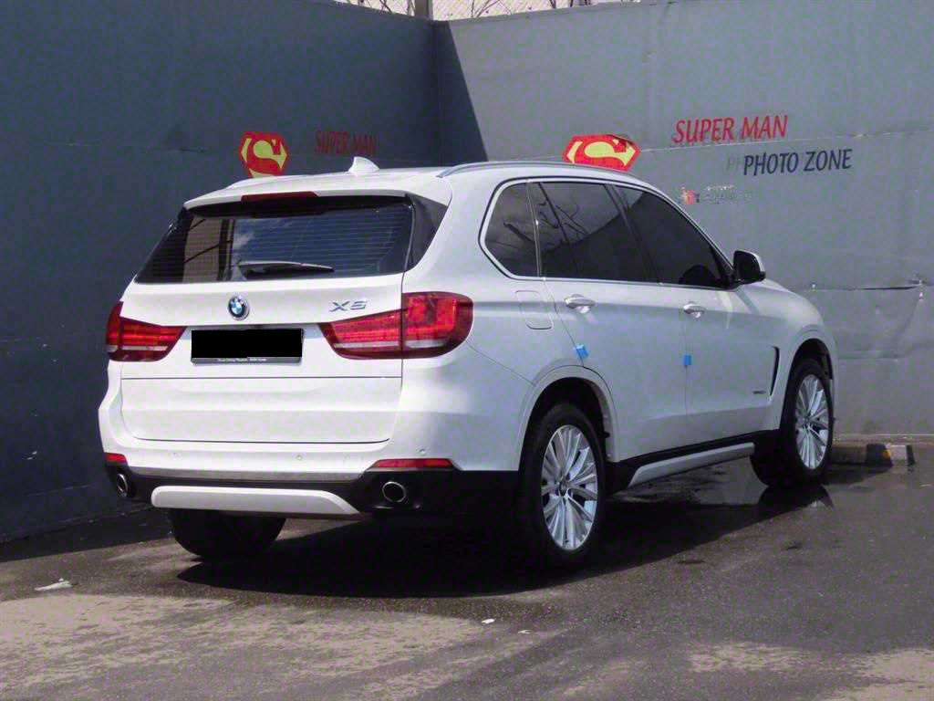 BMW X5 — photo 04