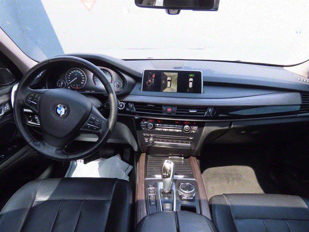 BMW X5 — photo 07
