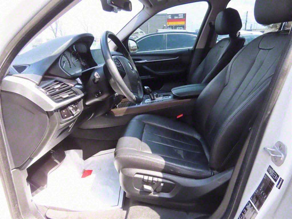 BMW X5 — photo 10