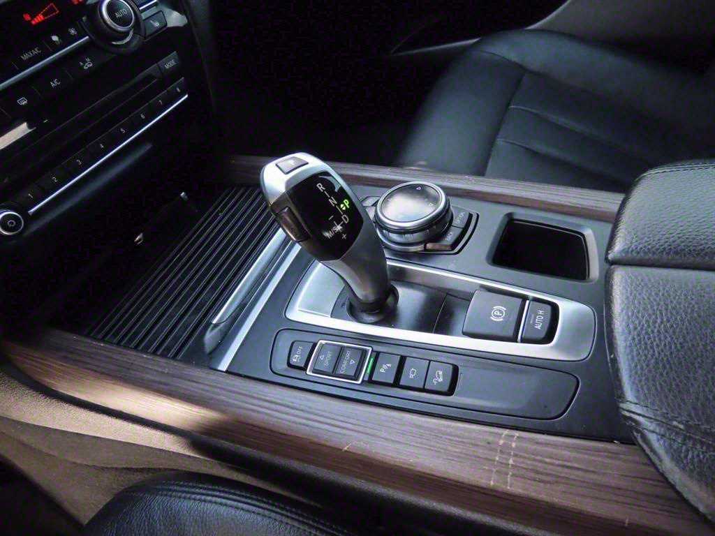 BMW X5 — photo 12