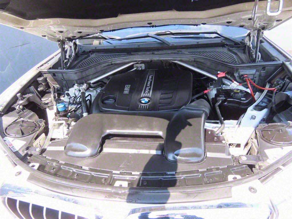 BMW X5 — photo 16