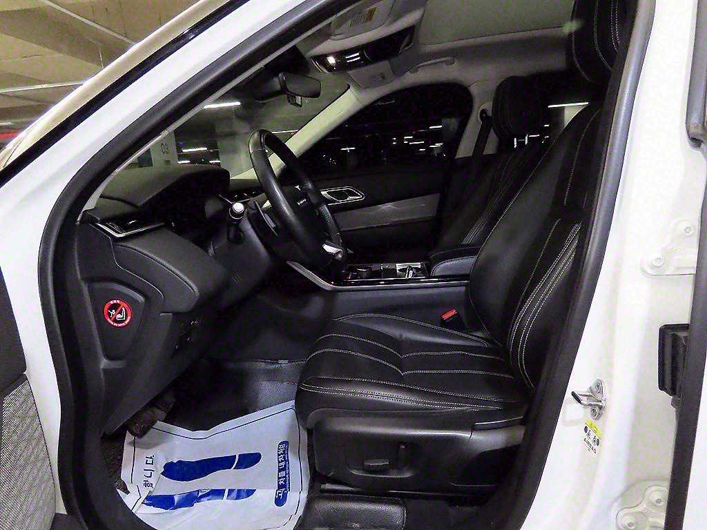 Land Rover Range Rover Velar — photo 06