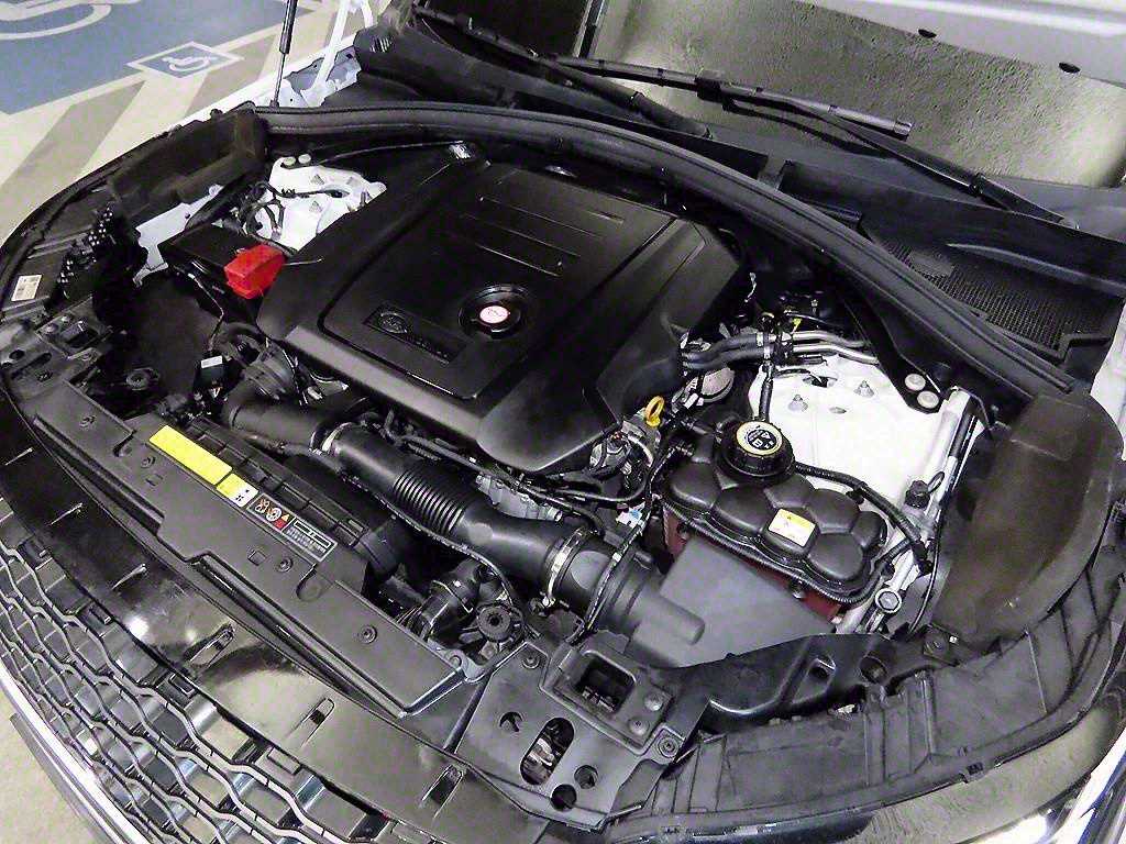 Land Rover Range Rover Velar — photo 19