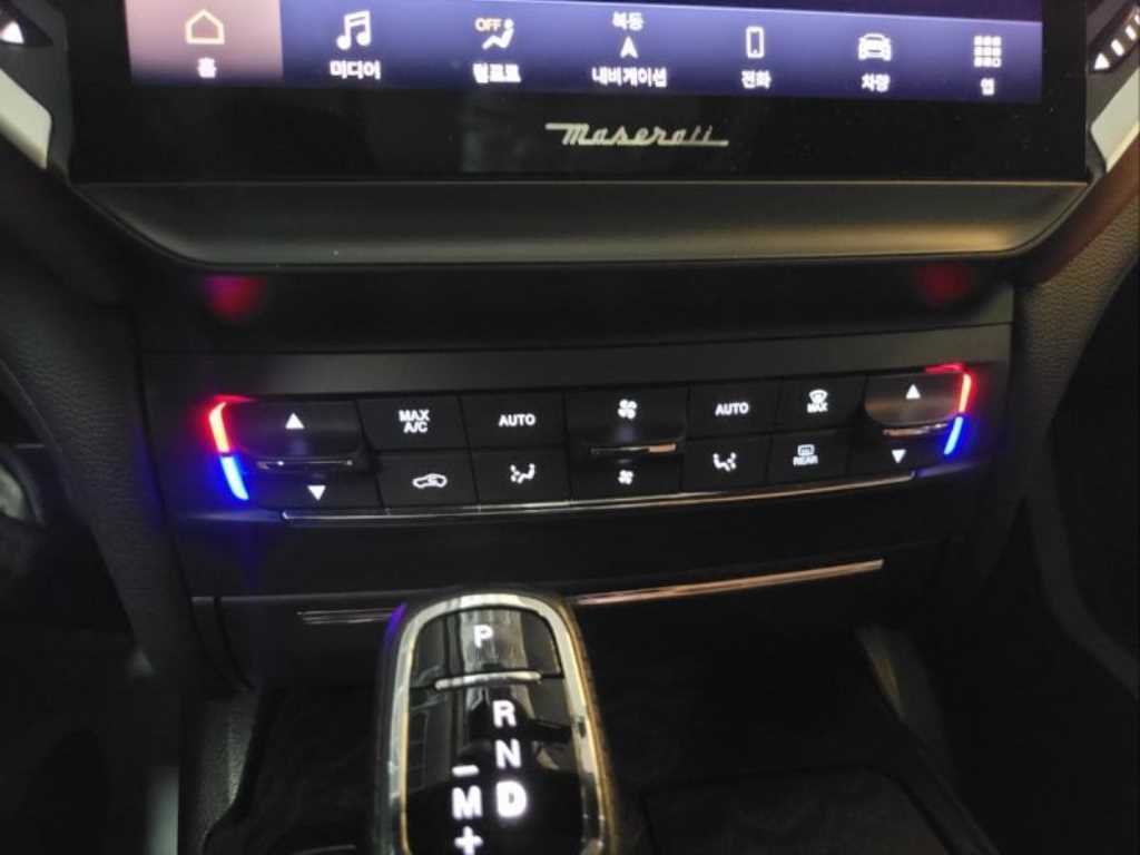 Maserati Ghibli — photo 16