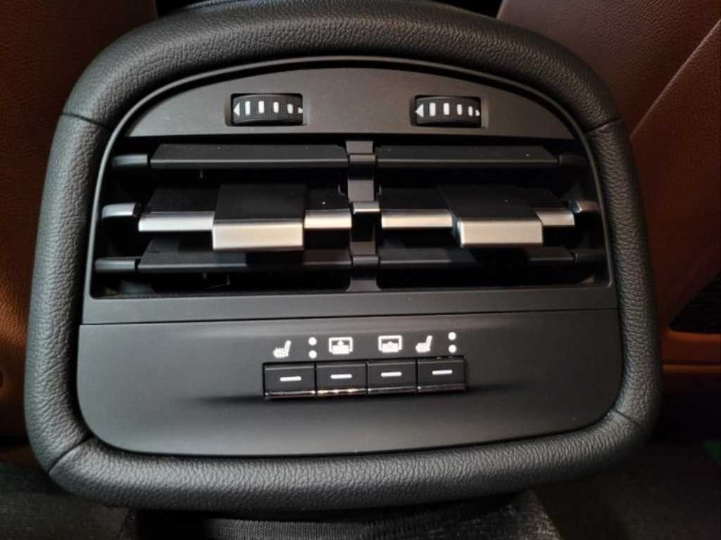 Maserati Ghibli — photo 18