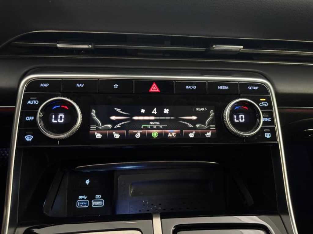 Genesis GV80 — photo 08