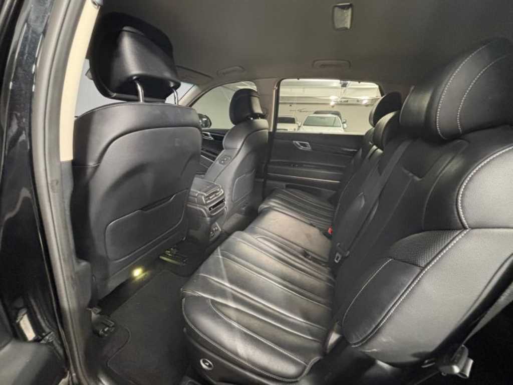 Genesis GV80 — photo 14