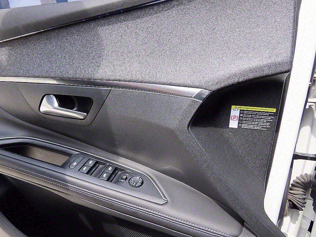 Peugeot 5008 — photo 11