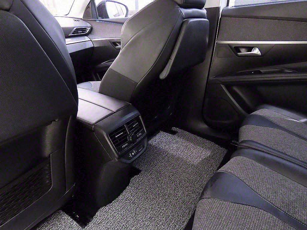 Peugeot 5008 — photo 17