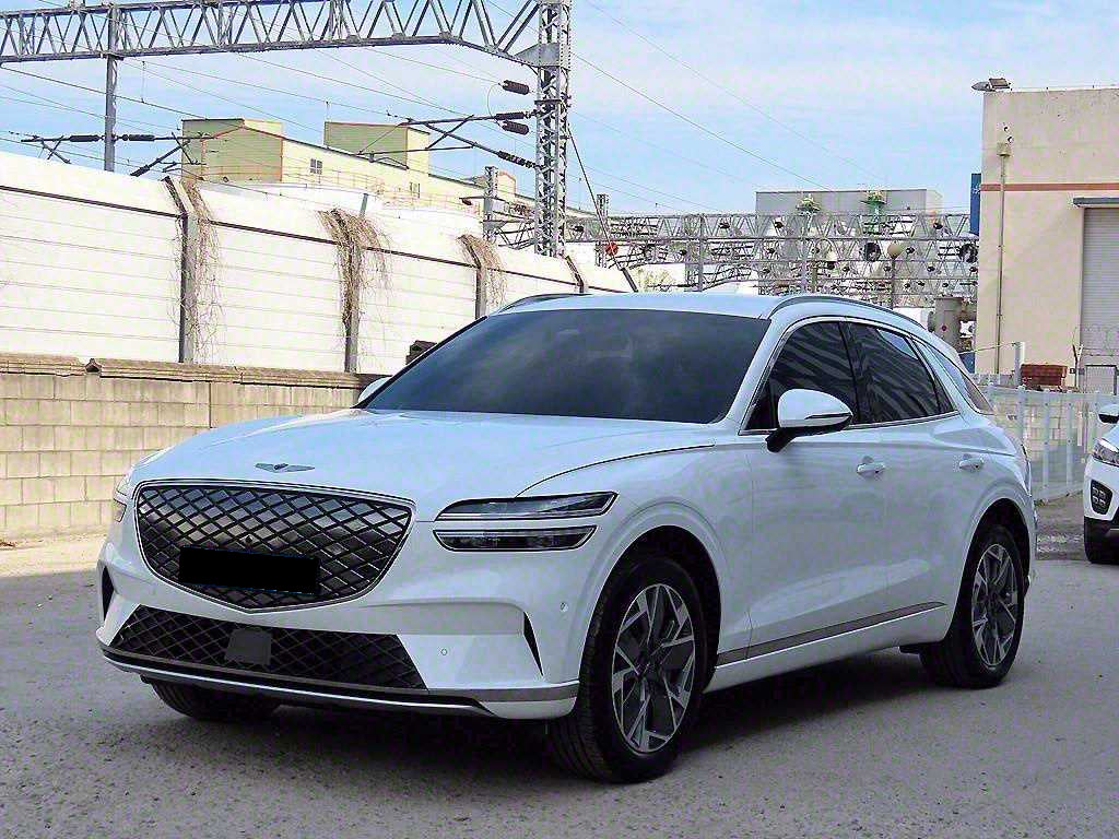 Genesis GV70 — photo 02